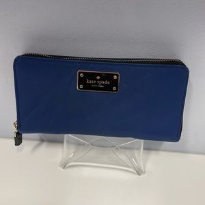 KATE SPADE Woman’s wallet Neda”. Nylon and leather. Blue color Authentic brand